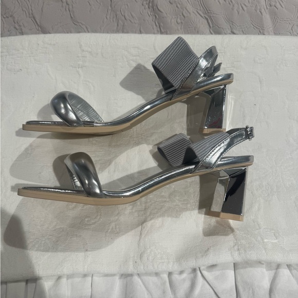 Elegant Silver Women's Heels-Syztsho Sandals - NWT - Picture 8 of 12
